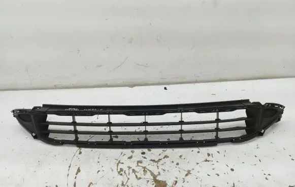 Nissan X-Trail T33 Front bumper lower grill 622546ra0a