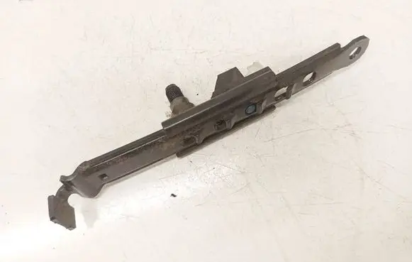 Toyota Avensis T250 Seat belt adjustment rail 
