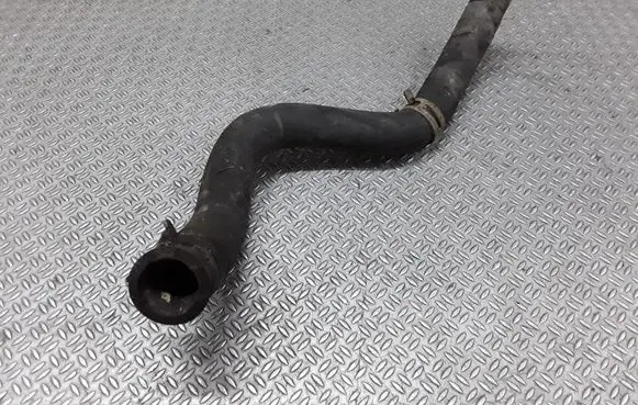 Volkswagen Touareg I Engine coolant pipe/hose