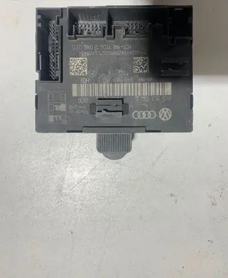 Volkswagen PASSAT B7 Door control unit/module 8X0959792E P10026478 8X0959792