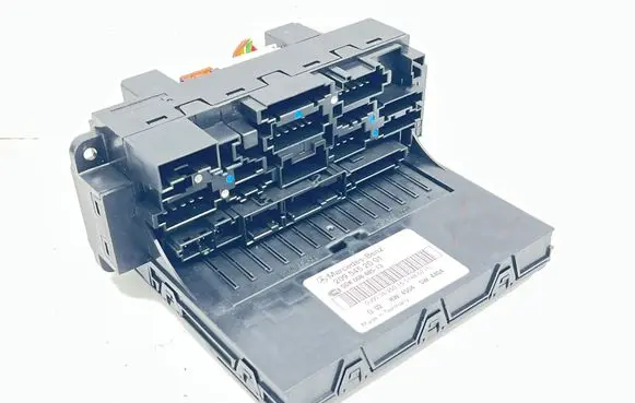 Mercedes-Benz CLK A209 C209 Fuse module 2095452001 5DK00848513