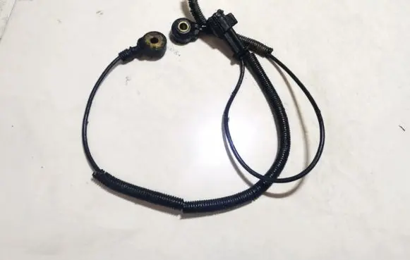 Volvo V70 Detonation knock sensor 0261231142 9432570