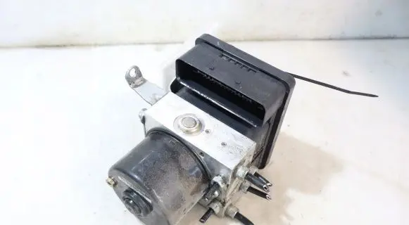 BMW 1 E81 E87 ABS Pump