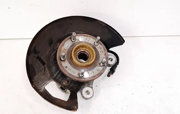 Chrysler Town & Country V Front wheel hub 04743576AB
