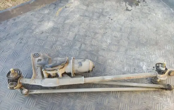 Subaru Legacy Front wiper linkage WM71