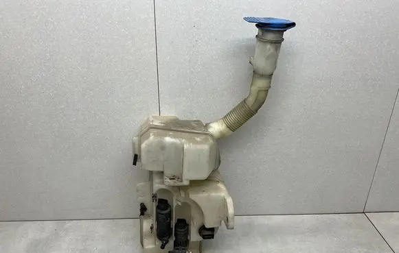 Audi Q3 8U Windshield washer fluid reservoir/tank 8U0955451J