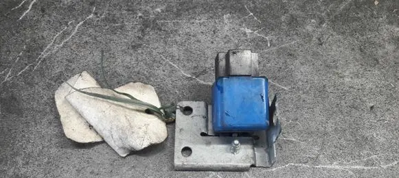 Nissan Primera Fuel pump relay 28457D4000