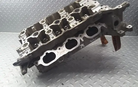 Mercedes-Benz C W204 Engine head R2720162401 A2720801E 27294830775918