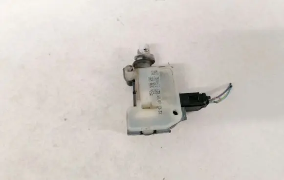 Skoda Octavia Mk2 (1Z) Central locking motor 1z0810773