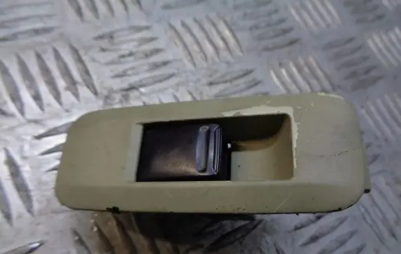 Nissan Primera Quarter vent window switch 