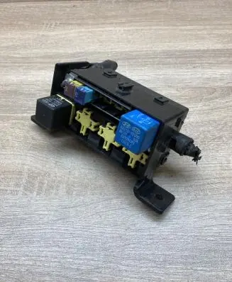 KIA Sorento Fuse module 0K53A67BX1