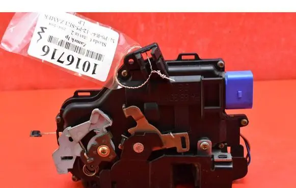 Skoda Octavia Mk2 (1Z) Front door lock 3D1837015