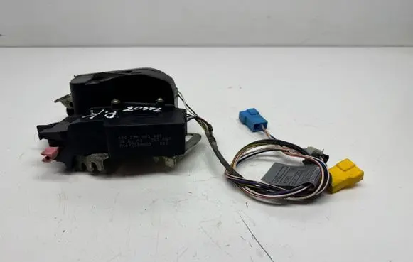 Mercedes-Benz Vaneo W414 Front door lock A4147200035 456201001001 300103