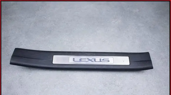 Lexus RX 330 - 350 - 400H Rear sill trim cover 6793048020 679304802040 6793048040