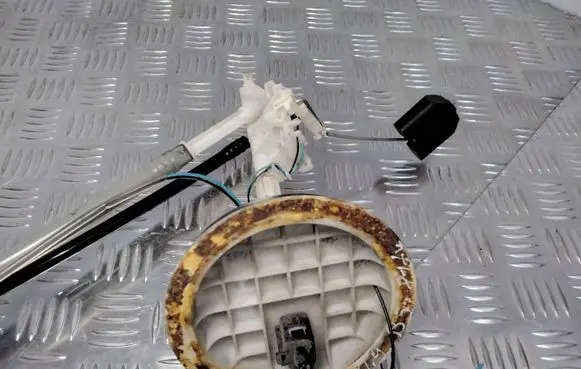 Fuel level sensor