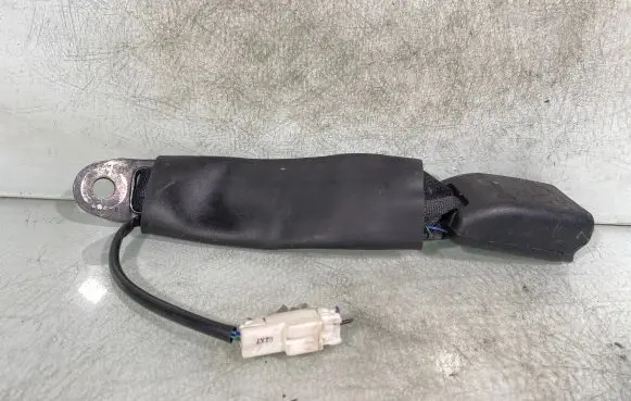 Nissan X-Trail T31 Middle seatbelt buckle (rear) 071113br