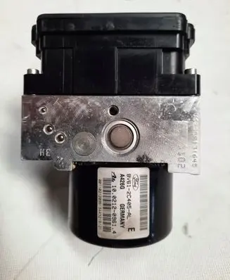 Ford Focus ABS Pump 334F092A