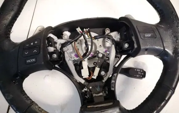 Lexus IS 220D-250-350 Steering wheel buttons/switches 