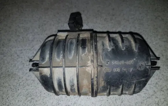 BMW 3 E46 Vacuum air tank 11652247620
