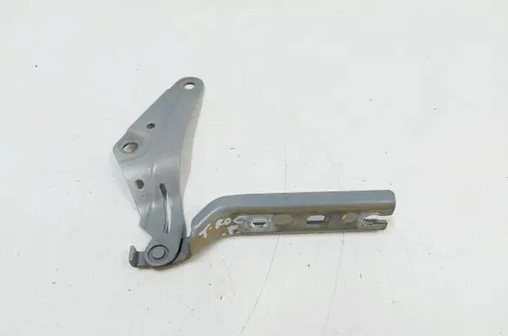 Engine bonnet/hood hinges