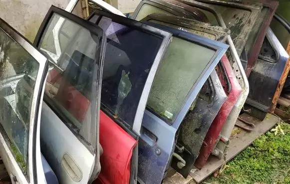 Ford Escort Front door sidabrines