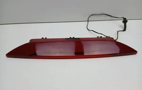 Third/center stoplight