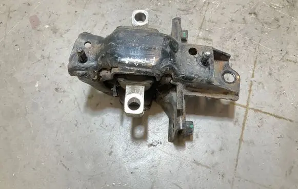 Skoda Fabia Mk3 (NJ) Engine mount bracket 6Q0199555A