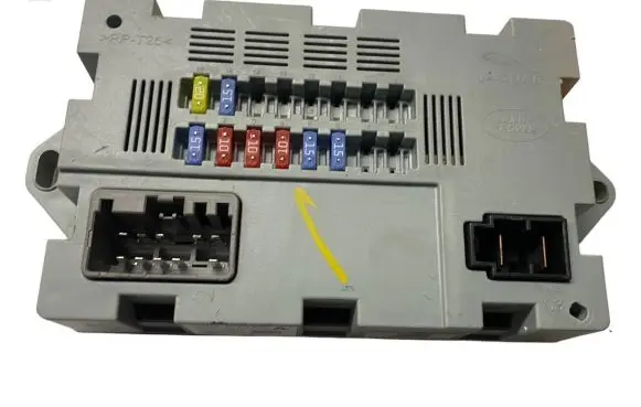 Land Rover Range Rover L405 Fuse module CPLA14Q073AA 1304020007 73707520