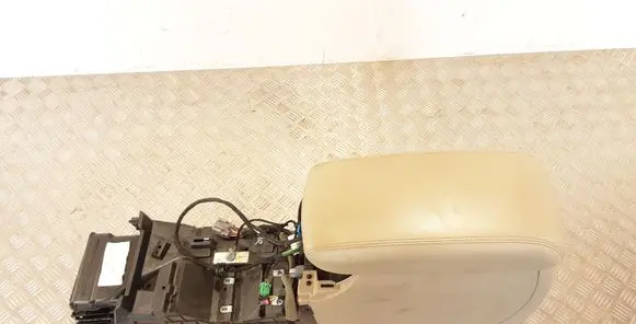 Jeep Grand Cherokee Center console