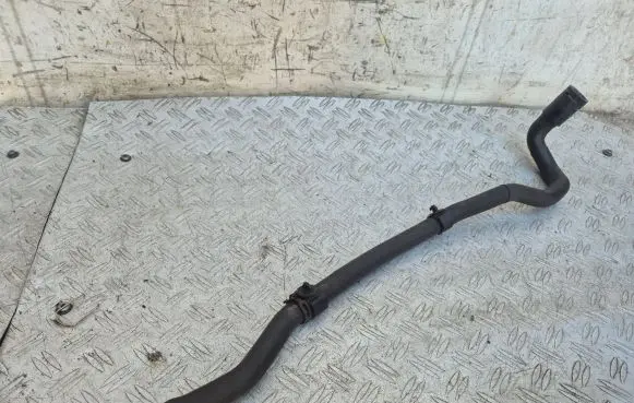 Opel Insignia A Engine coolant pipe/hose 13350530