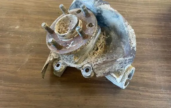 Ford Mondeo Mk III Front wheel hub spindle knuckle