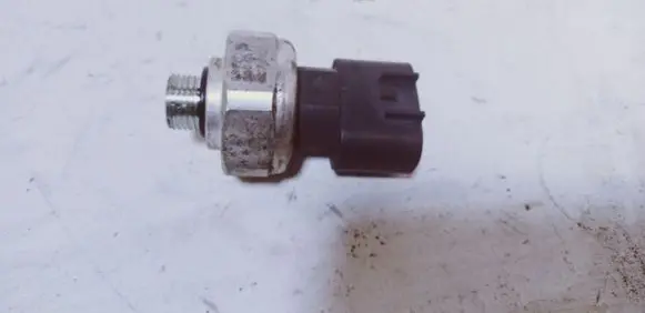 Toyota Auris 150 Oil pressure sensor 