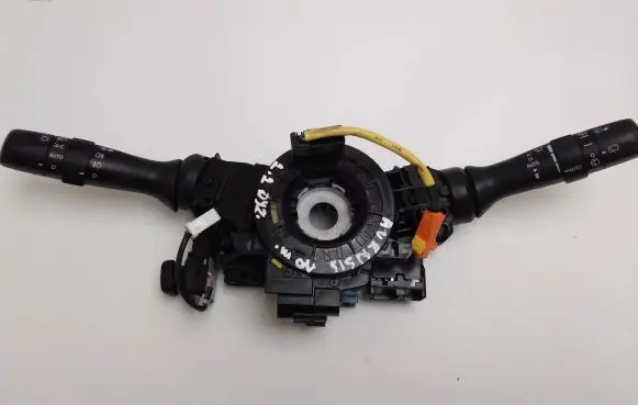 Toyota Avensis T270 Indicator stalk 39SUGS79