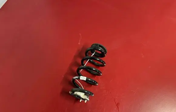 BMW X1 U11 Rear coil spring 884579