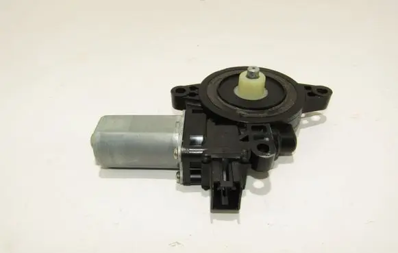Mazda 6 Front door window regulator motor d6515958x