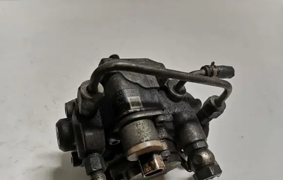 Subaru Legacy Fuel injection high pressure pump 2940000760
