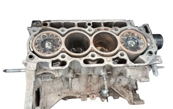 Peugeot 308 Engine block 9685737310