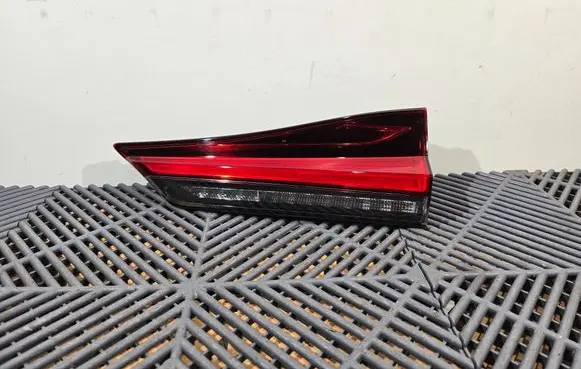 Lexus CT 200H Tailgate rear/tail lights