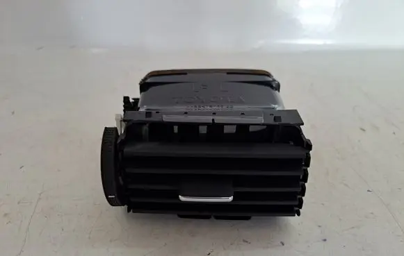 Toyota Avensis T250 Dash center air vent grill 5506405010