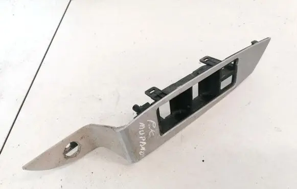 Nissan Murano Z50 Front door window switch trim 