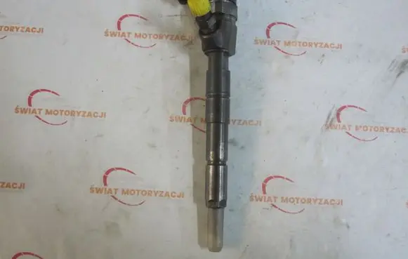 Opel Insignia A Fuel injector 0445110327