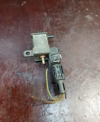 Audi A4 S4 B5 8D Turbo solenoid valve 026906283