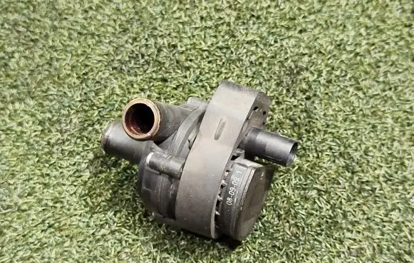 Mercedes-Benz E W212 Electric auxiliary coolant/water pump A2118350028