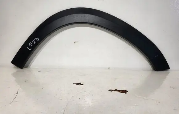 Front arch trim