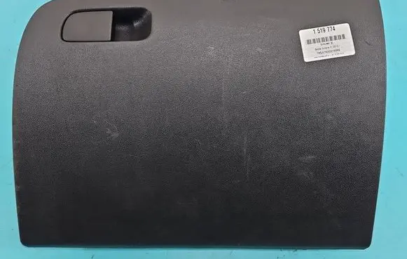 Glove box
