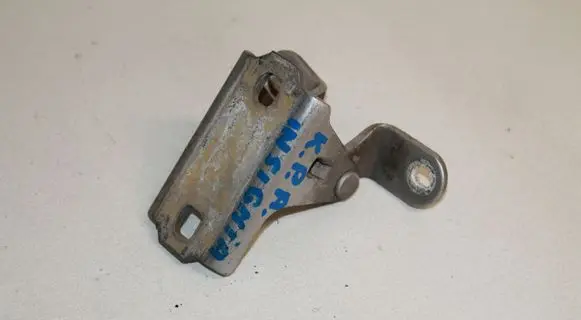 Opel Insignia A Front door lower hinge A046574 ES03