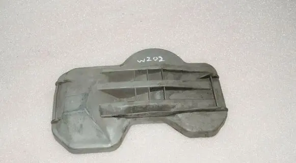 Mercedes-Benz C W202 Headlight/headlamp dust cover 304401107