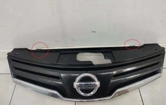 Nissan Note (E11) Front bumper upper radiator grill 62310BH00H
