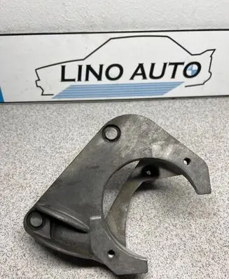BMW 7 E65 E66 Engine mounting bracket 6758427