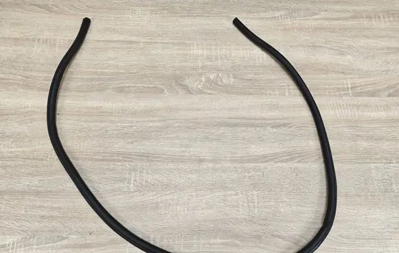 BMW 8 G16 Rubber seal front door (on door) 7419000